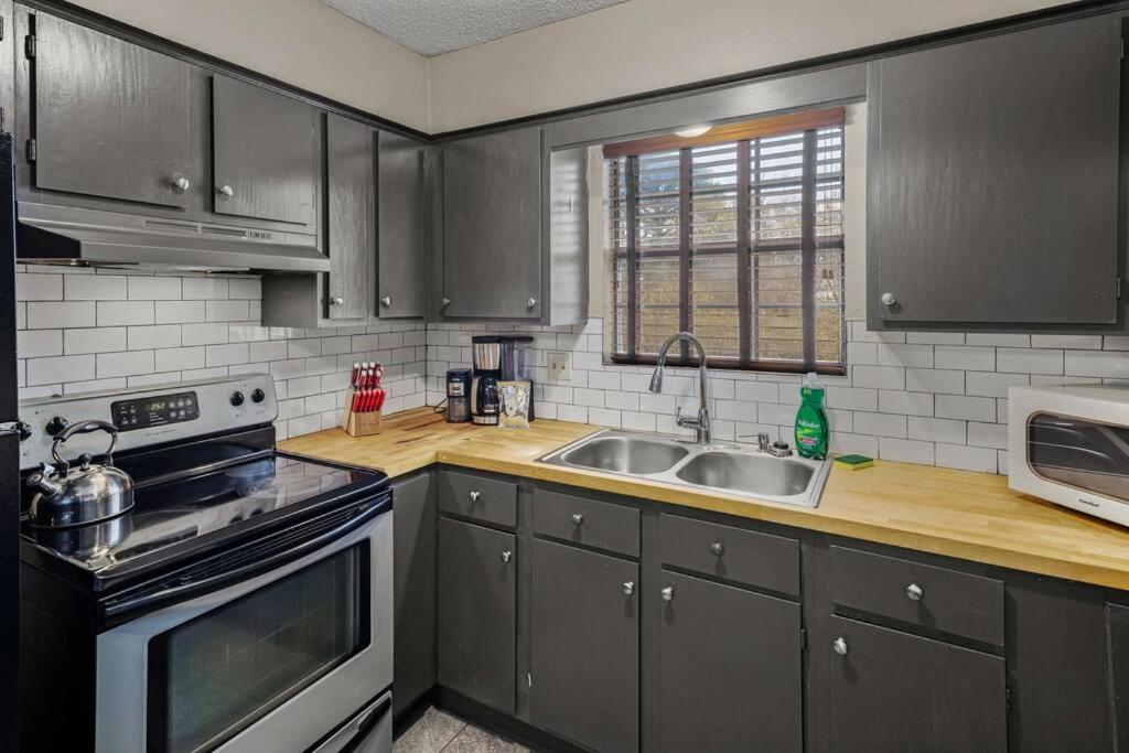 Stonegate Lodge Bear'S Den Kitchen, Pool, Firepit, Wifi ,Smart Tvs Eureka Springs Dış mekan fotoğraf